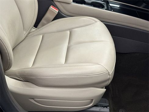 Used 2023 Lincoln Corsair AWD image 12