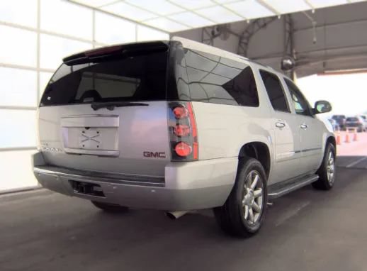 Used 2011 GMC Yukon XL Denali AWD/4WD image 2