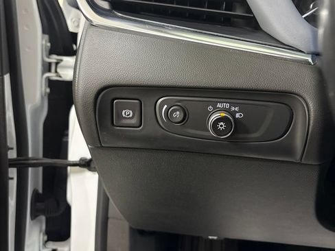 Used 2021 Buick Enclave Essence w/ Sound and Sites Package FWD image 10