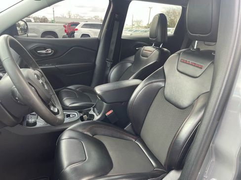 Used 2022 Jeep Cherokee Trailhawk w/ Trailer Tow Group image 20