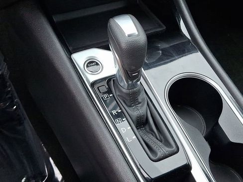 Used 2024 Nissan Altima 2.5 SV image 17