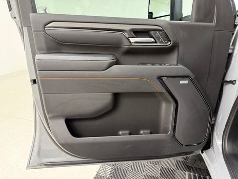 Used 2025 GMC Sierra 2500 AT4 w/ AT4 Premium Plus Package AWD/4WD image 17