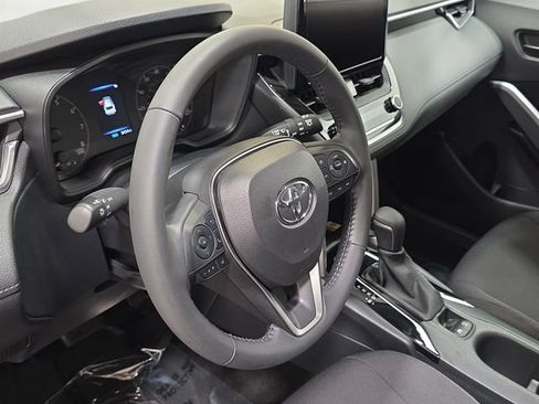 Used 2023 Toyota Corolla Cross LE w/ Moonroof Package AWD/4WD image 12
