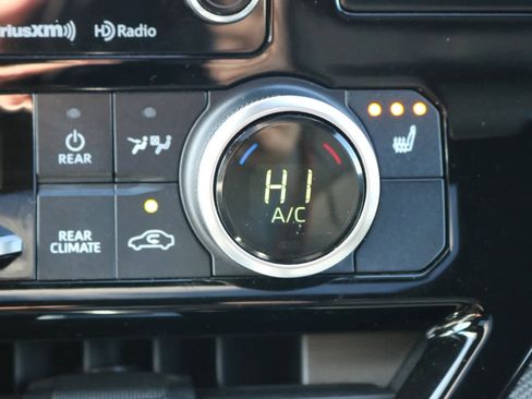 Used 2021 Toyota Highlander XSE image 17