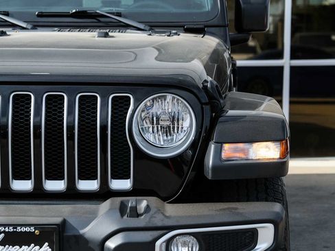 Used 2023 Jeep Wrangler Unlimited Sahara AWD/4WD image 5