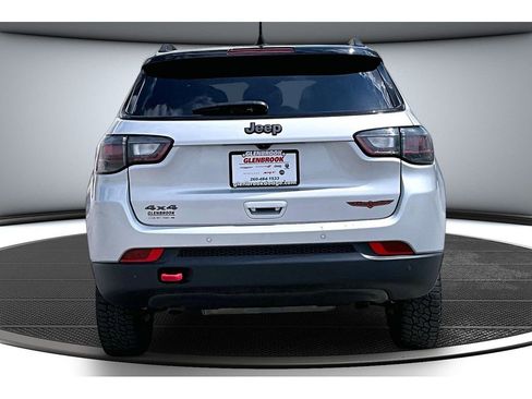 Used 2025 Jeep Compass Trailhawk w/ Trailhawk Elite Group AWD/4WD image 6