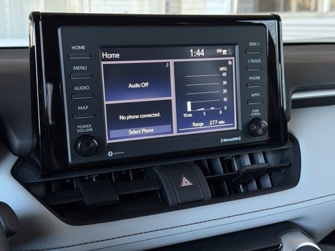 Used 2021 Toyota RAV4 XLE image 26