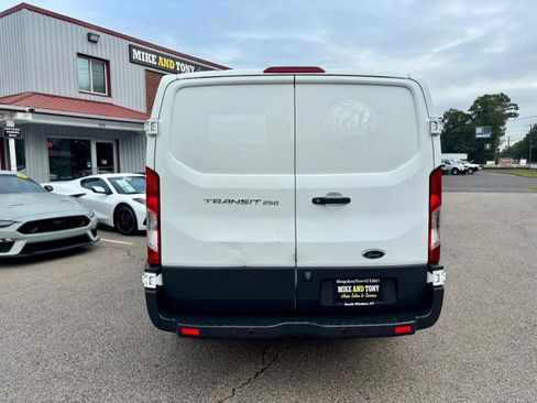 Used 2018 Ford Transit 250 130 Low Roof image 8