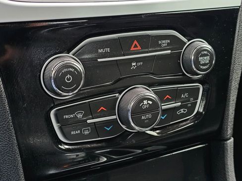 Used 2023 Chrysler 300 Touring image 23