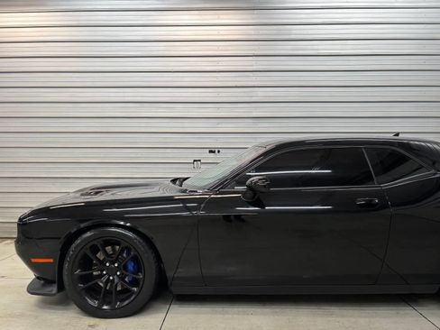 Used 2022 Dodge Challenger R/T Scat Pack RWD image 3