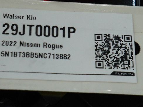 Used 2022 Nissan Rogue SV image 30