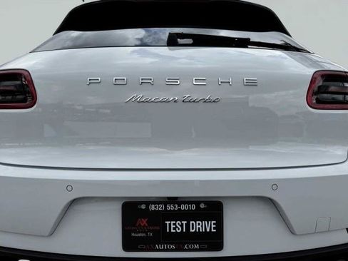 Used 2017 Porsche Macan Turbo AWD/4WD image 17