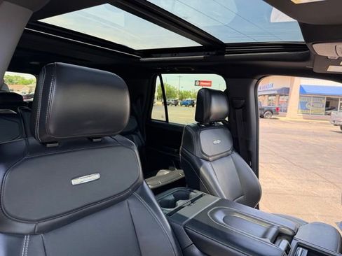 Used 2025 Ford Expedition Max Platinum w/ Stealth Appearance Package AWD/4WD image 45