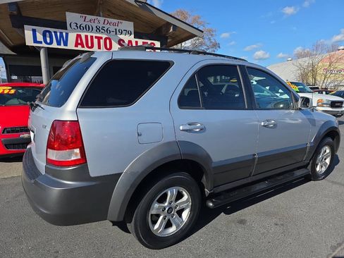 Used 2005 Kia Sorento EX AWD/4WD image 3