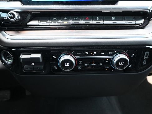 Used 2025 GMC Sierra 1500 SLT RWD image 21