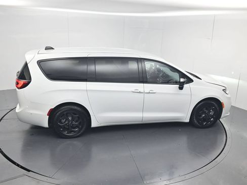Used 2024 Chrysler Pacifica Limited FWD image 55