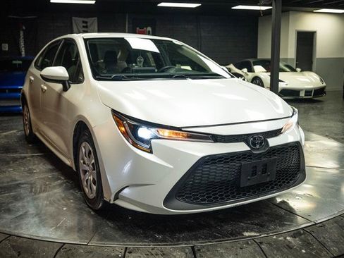 Used 2020 Toyota Corolla LE FWD image 5