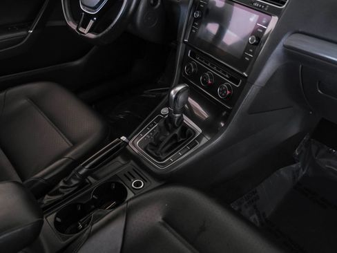 Used 2019 Volkswagen Golf SE FWD image 22