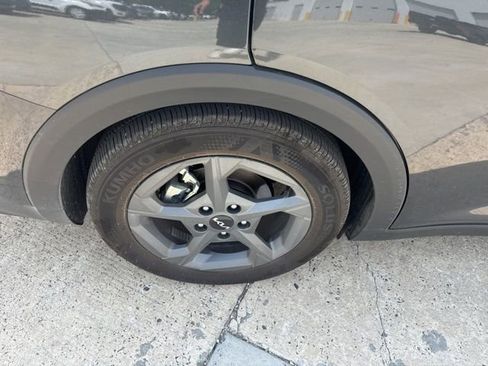 Used 2025 Kia K4 LXS image 8