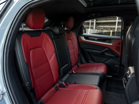 Certified 2025 Porsche Cayenne S image 48