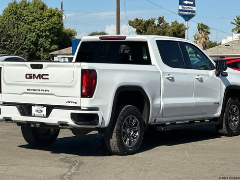 Used 2025 GMC Sierra 1500 AT4 AWD/4WD image 4