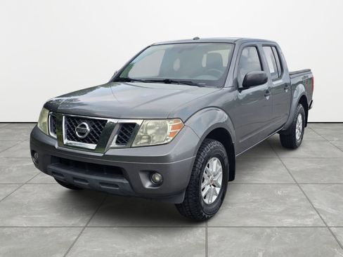 Used 2016 Nissan Frontier SV w/ SV Value Truck Package AWD/4WD image 8