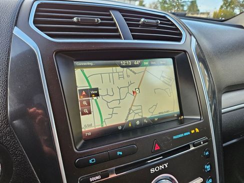 Used 2016 Ford Explorer Sport image 3