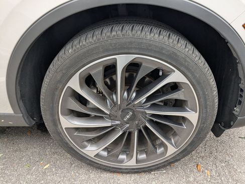 Used 2023 Lincoln Aviator Reserve w/ Equipment Group 201A image 25