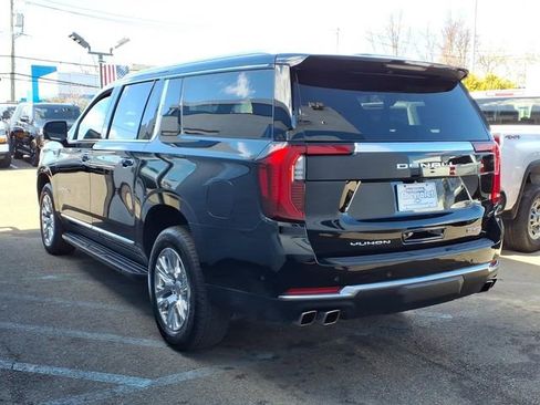 Used 2025 GMC Yukon XL Denali AWD/4WD image 4