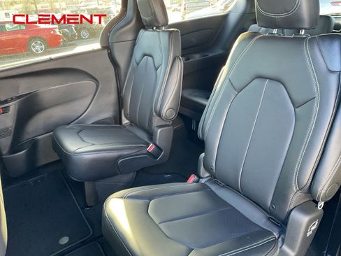 New 2026 Chrysler Pacifica Select image 19