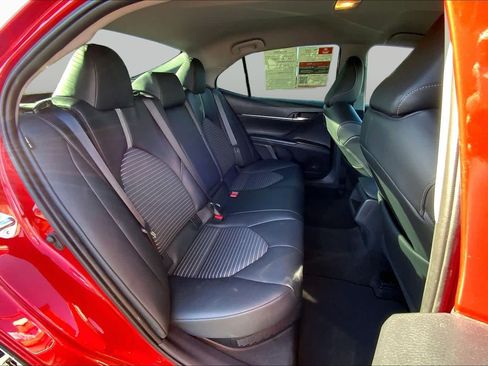 Used 2021 Toyota Camry SE FWD image 20