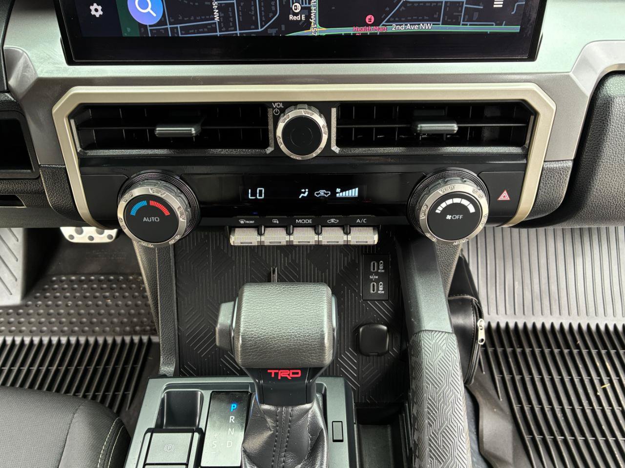 Used 2025 Toyota Tacoma TRD Sport AWD/4WD image 21