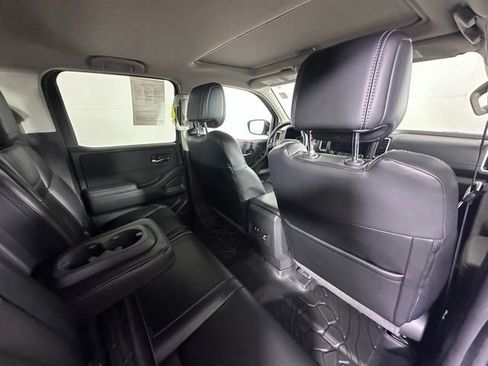 Used 2024 Nissan Frontier SL w/ Technology Package AWD/4WD image 12