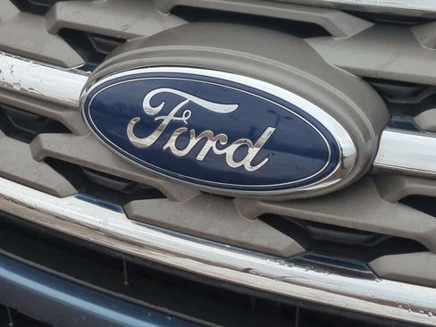 Used 2019 Ford Explorer FWD image 12