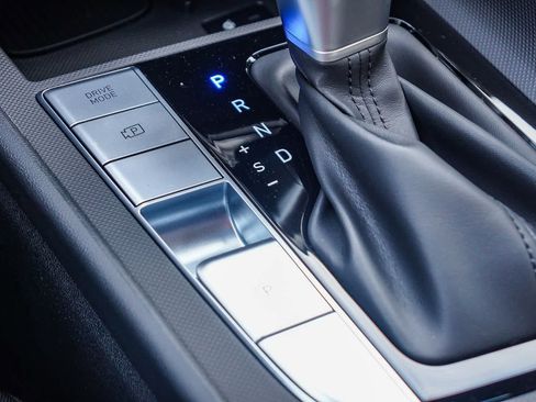 Certified 2025 Hyundai Elantra SEL FWD image 31