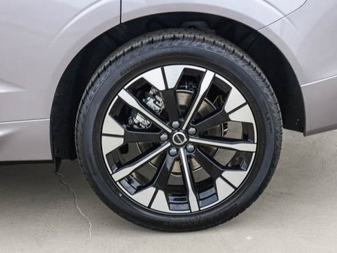 Used 2026 Volvo XC60 B5 Plus w/ Climate Package PRO AWD/4WD image 10