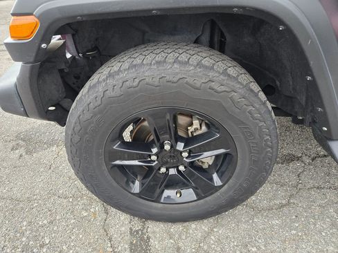 Used 2021 Jeep Wrangler Unlimited Sport AWD/4WD image 12