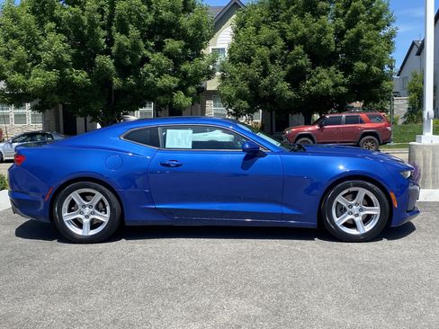 Used 2021 Chevrolet Camaro LT RWD image 8