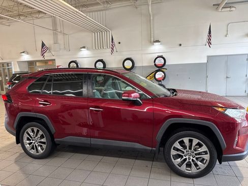 Used 2021 Toyota RAV4 Limited AWD/4WD image 9