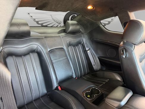Used 2011 Maserati GranTurismo S RWD image 27