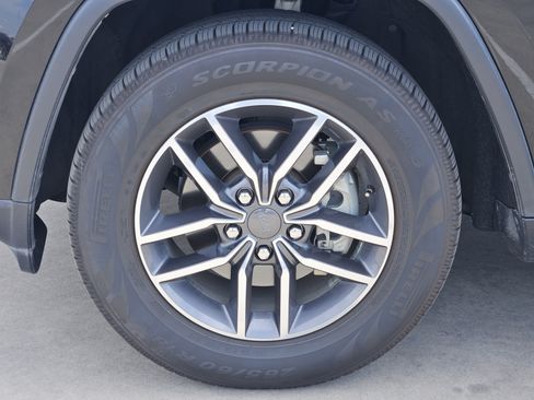 Used 2019 Jeep Grand Cherokee Limited w/ Luxury Group II RWD image 14