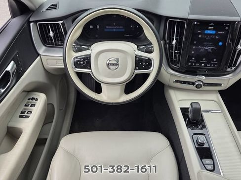 Used 2024 Volvo XC60 B5 Core AWD/4WD image 12