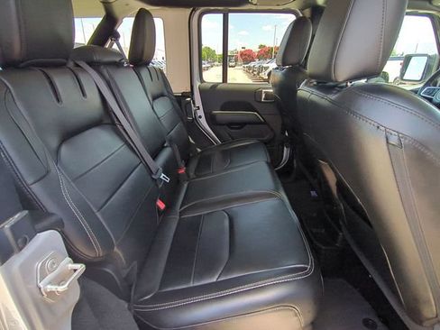 Used 2023 Jeep Wrangler Unlimited Sahara AWD/4WD image 26