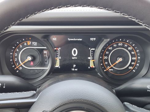 New 2026 Jeep Gladiator Rubicon AWD/4WD image 14