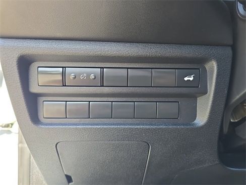 Used 2024 Mitsubishi Outlander SE Black Edition image 23