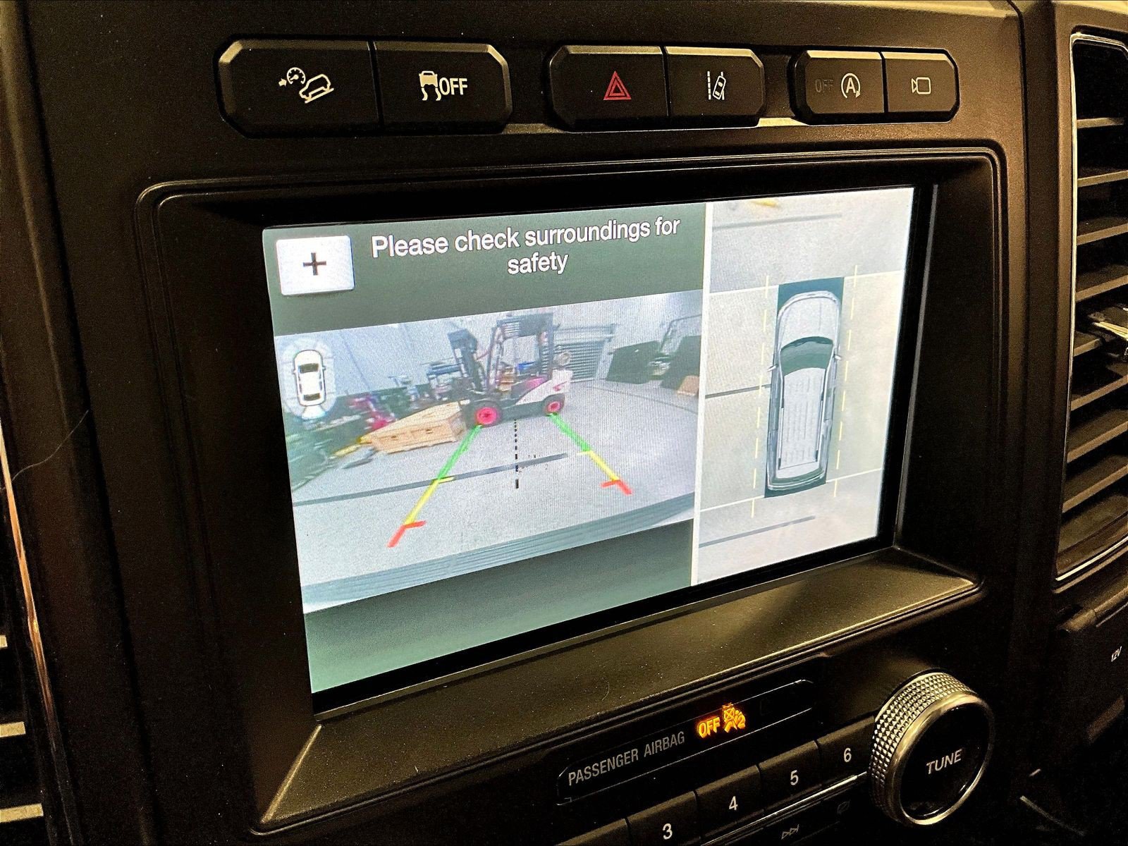 Used 2019 Ford Expedition Limited w/ Equipment Group 302A AWD/4WD image 41