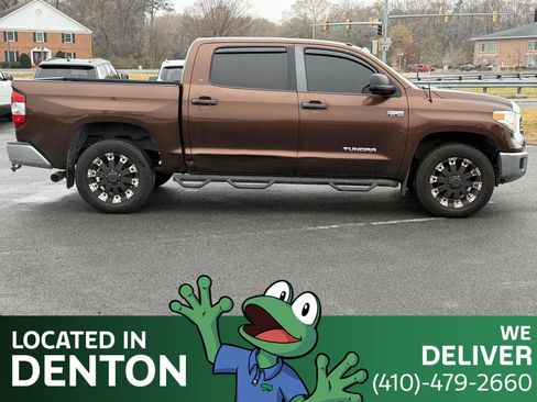 Used 2017 Toyota Tundra SR5 w/ SR5 Upgrade Package image 4