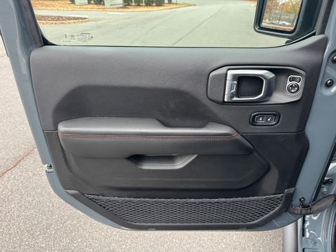 Used 2024 Jeep Wrangler Unlimited Rubicon image 21