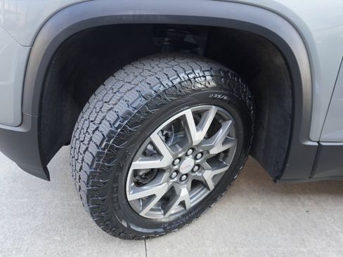 Used 2023 GMC Acadia SLE w/ Driver Convenience Package image 29