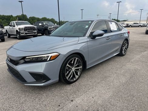 Used 2024 Honda Civic Touring image 3
